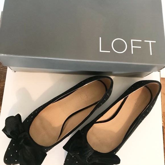 Gently Worn Loft Black Velvet Bow Studded Flats Size 6.5 - Picture 3 of 9